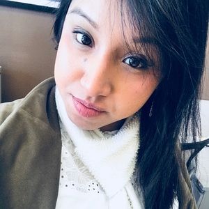 Meet your Posher, Claudia